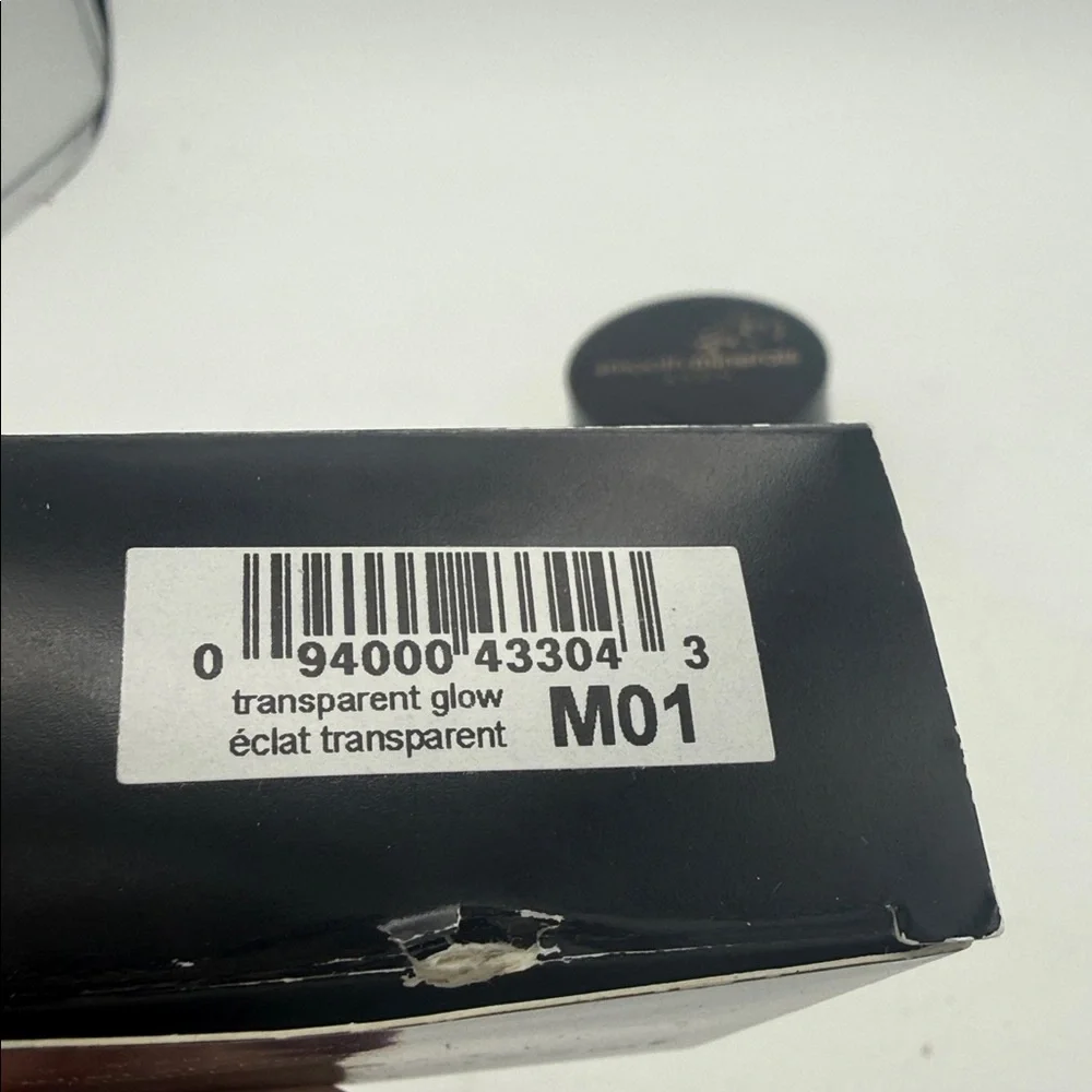 Avon discontinued Smooth Minerals Loose Foundation transparent glow M01 sealed